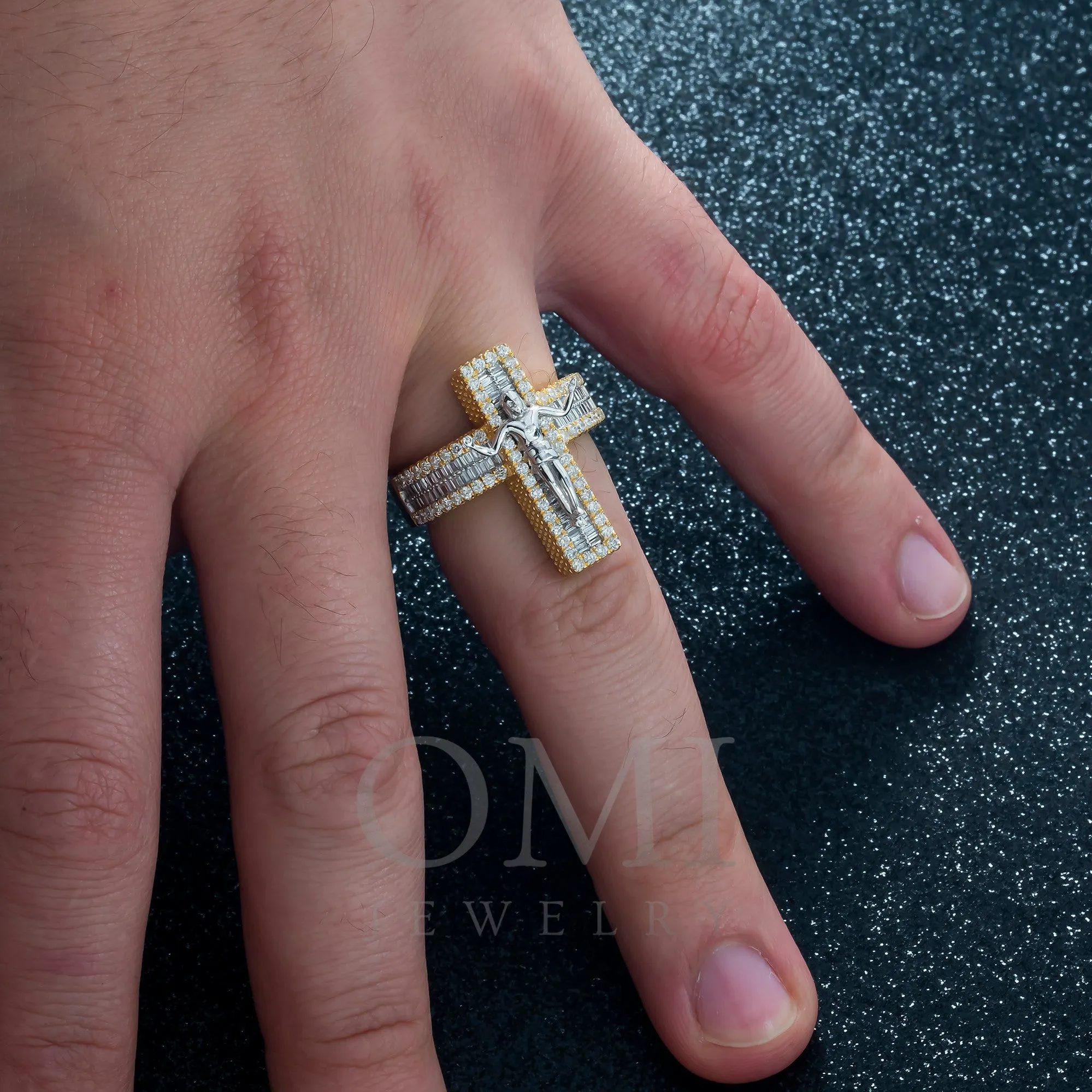 10K GOLD BAGUETTE AND ROUND DIAMOND CRUCIFIX RING 1.69 CT