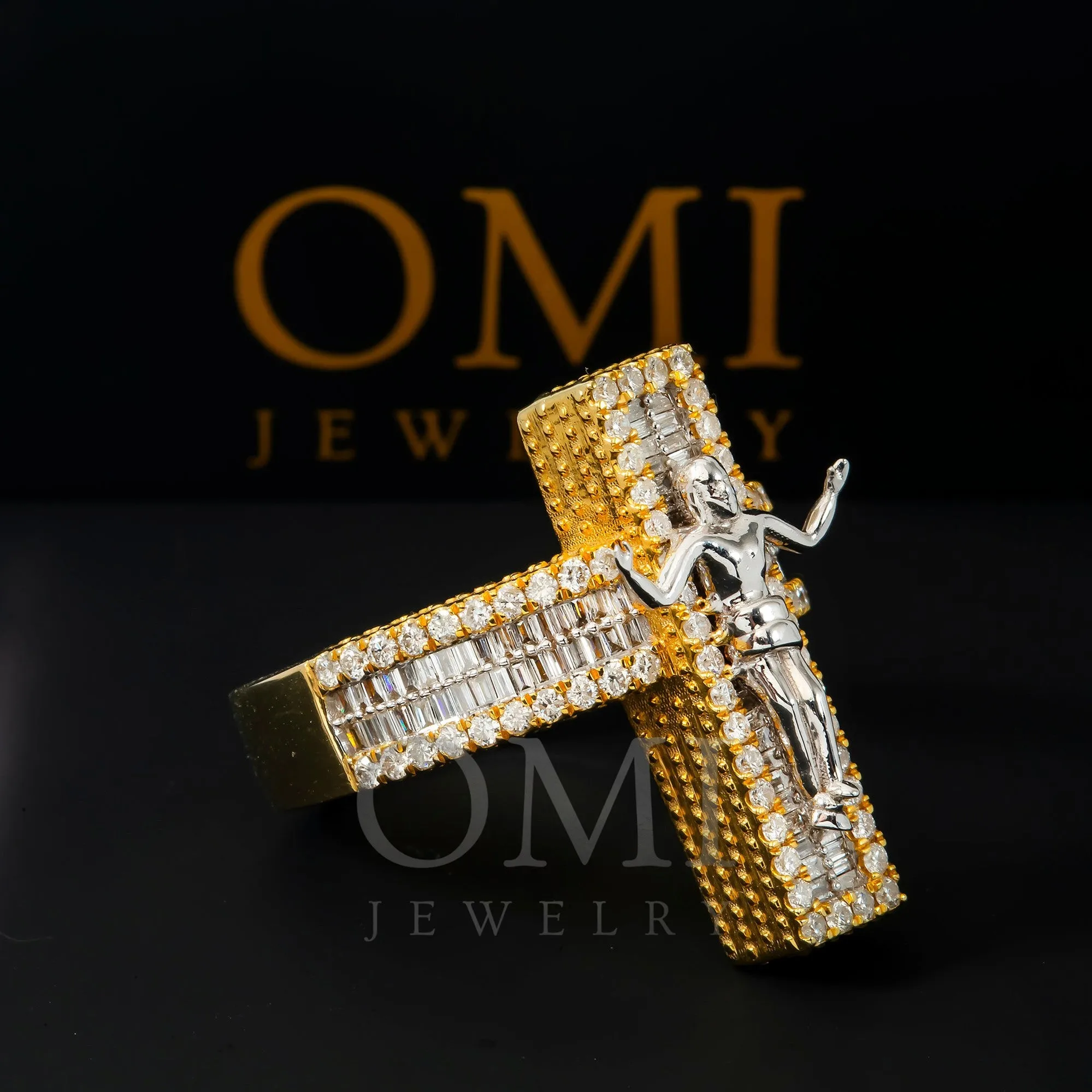 10K GOLD BAGUETTE AND ROUND DIAMOND CRUCIFIX RING 1.69 CT