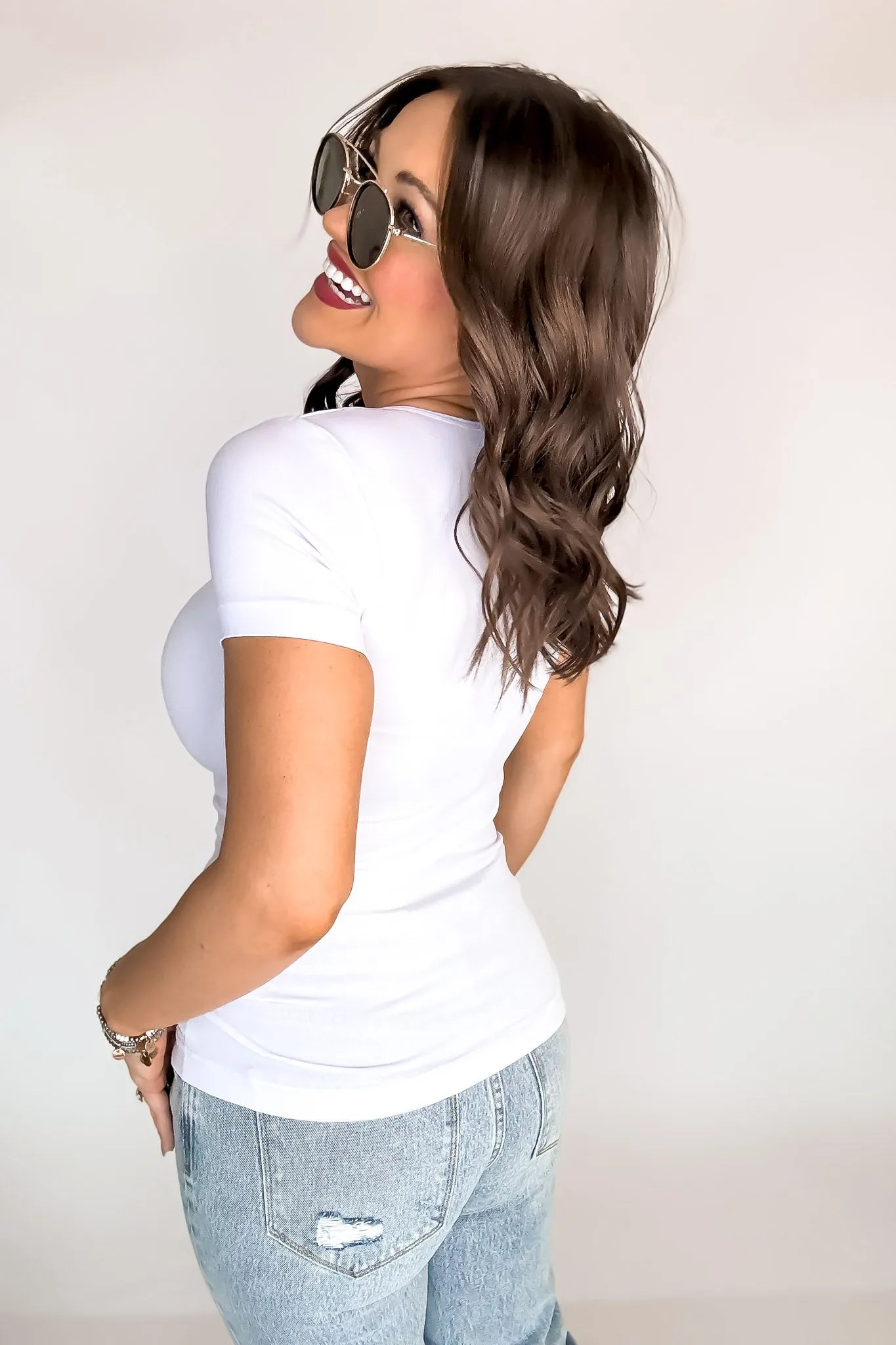 Must Have White Seamless V Neck Short Sleeve Top